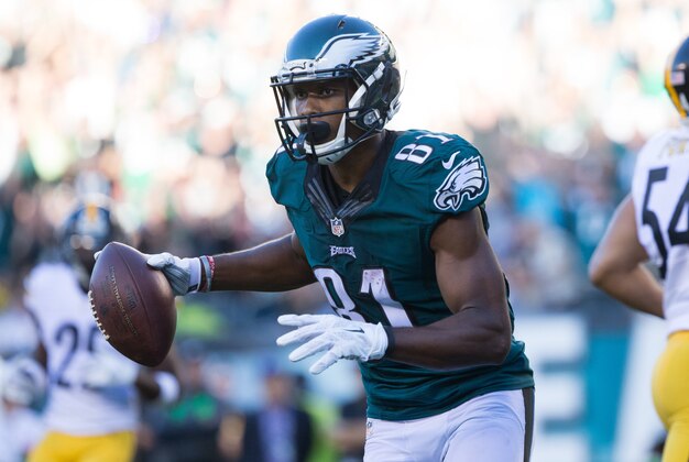 Sep 25, 2016; Philadelphia, PA, USA; Philadelphia Eagles wide receiver Jordan Matthews (81) makes a touchdown reception against the Pittsburgh Steelers during the second quarter at Lincoln Financial Field. Mandatory Credit: Bill Streicher-USA TODAY Sports