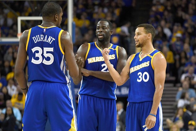 OAKLAND, CA - NOVEMBER 13:  Stephen Curry