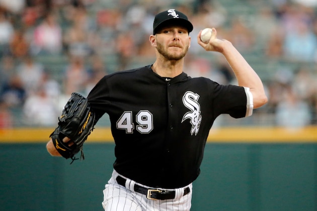 CHICAGO, IL - AUGUST 26: Chris Sale #49 of the Chicago White Sox pitches against the Seattle Mariners during the first inning at U.S. Cellular Field on August 26, 2016 in Chicago, Illinois.  (Photo by Jon Durr/Getty Images)