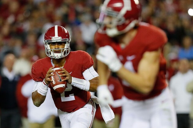 TUSCALOOSA, AL - NOVEMBER 19:  Jalen Hurts #2 of the Alabama Crimson Tide rolls out to pass for a touchdown against the Chattanooga Mocs at Bryant-Denny Stadium on November 19, 2016 in Tuscaloosa, Alabama.  (Photo by Kevin C. Cox/Getty Images)