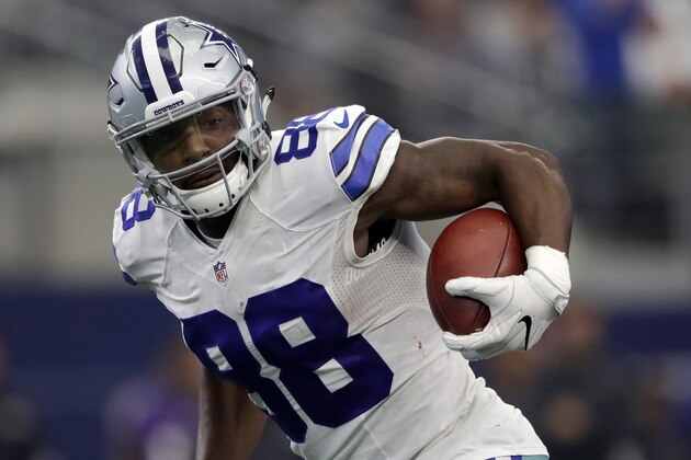 ARLINGTON, TX - NOVEMBER 20:   Dez Bryant #88 of the Dallas Cowboys runs after catching a pass against the Baltimore Ravens at AT&T Stadium on November 20, 2016 in Arlington, Texas.  (Photo by Ronald Martinez/Getty Images)
