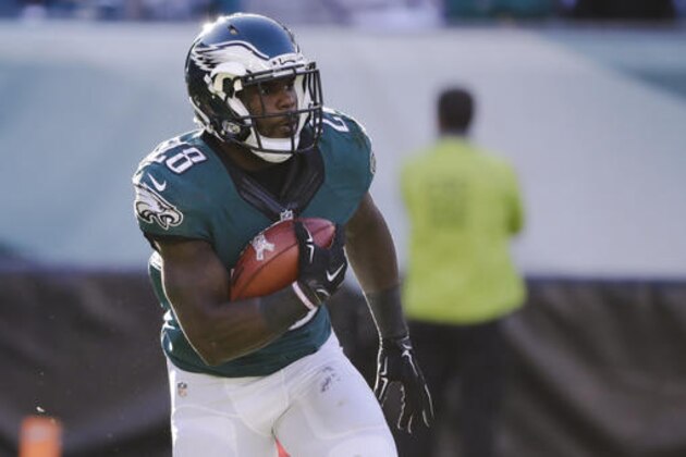 Philadelphia Eagles running back Wendell Smallwood in action during an NFL football game against the Atlanta Falcons Sunday, Nov. 13, 2016, in Philadelphia. (AP Photo/Matt Rourke)