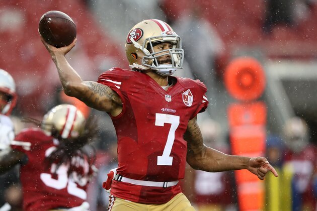 SANTA CLARA, CA - NOVEMBER 20:  Colin Kaepernick #7 of the San Francisco 49ers looks to pass against the New England Patriots during their NFL game at Levi's Stadium on November 20, 2016 in Santa Clara, California.  (Photo by Ezra Shaw/Getty Images)