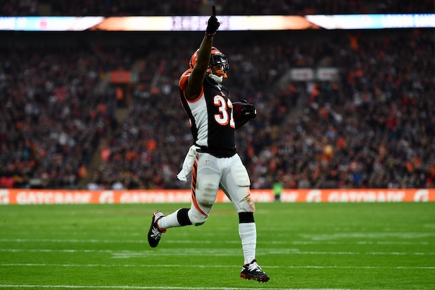 LONDON, ENGLAND - OCTOBER 30:  Jeremy Hill #32 of the Cincinnati Bengals celebrates as he runs in for a touchdown during the NFL International Series Game between Washington Redskins and Cincinnati Bengals at Wembley Stadium on October 30, 2016 in London, England. (Photo by Dan Mullan/Getty Images)