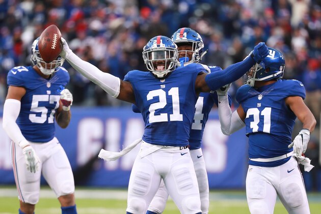 EAST RUTHERFORD, NJ - NOVEMBER 20:  Landon Collins #21 of the New York Giants celebrates with teammates after an interception in the final minutes as they defeated the Chicago Bears 22-16 at MetLife Stadium on November 20, 2016 in East Rutherford, New Jersey.  (Photo by Michael Reaves/Getty Images)