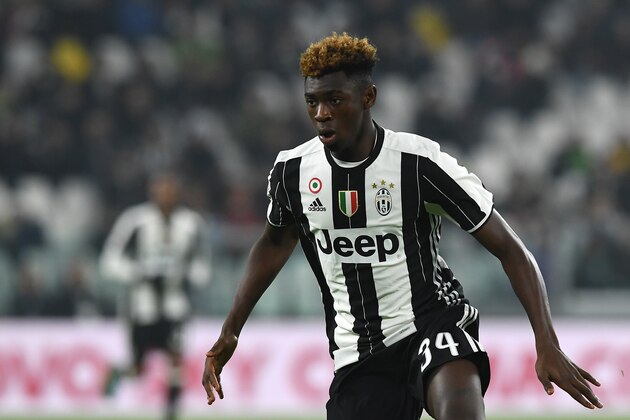TURIN, ITALY - NOVEMBER 19:  Moise Kean of Juventus FC looks on during the Serie A match between Juventus FC and Pescara Calcio at Juventus Stadium on November 19, 2016 in Turin, Italy.  (Photo by Valerio Pennicino/Getty Images)