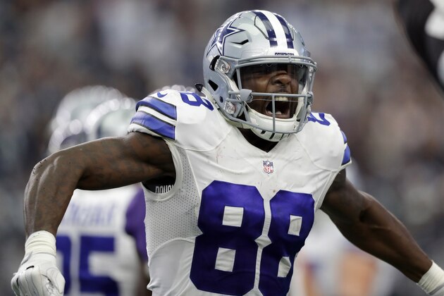 ARLINGTON, TX - NOVEMBER 20:   Dez Bryant #88 of the Dallas Cowboys celebrates after catching a pass against the Baltimore Ravens at AT&T Stadium on November 20, 2016 in Arlington, Texas.  (Photo by Ronald Martinez/Getty Images)