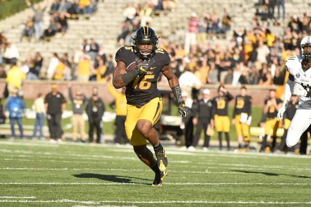 COLUMBIA, MO - NOVEMBER 12: Running back Damarea Crockett #16 of the Missouri Tigers runs against the Vanderbilt Commodores at Memorial Stadium on November 12, 2016 in Columbia, Missouri. (Photo by Ed Zurga/Getty Images)