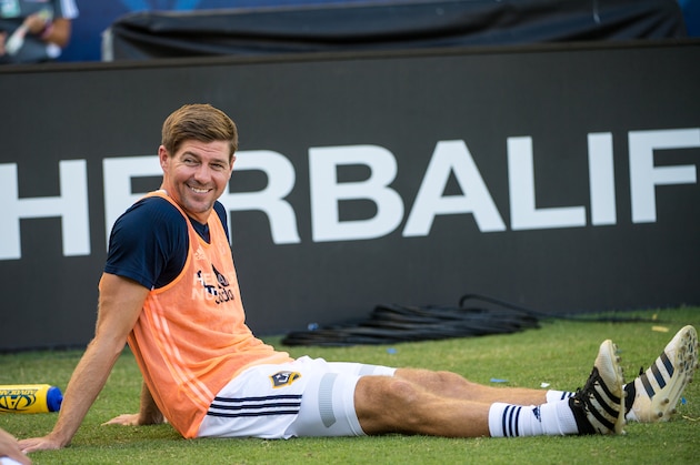 CARSON, CA - SEPTEMBER 25: Steven Gerrard #8 of Los Angeles Galaxy during Los Angeles Galaxy's MLS match against Seattle Sounders at the StubHub Center on September 25, 2016 in Carson, California.  The Seattle Sounders won the match 4-2. (Photo by Shaun Clark/Getty Images)