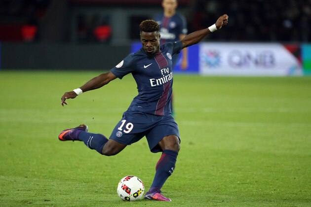 PARIS, FRANCE - NOVEMBER 6: Serge Aurier of PSG in action during the French Ligue 1 match between Paris Saint-Germain (PSG) and Stade Rennais FC (Rennes) at Parc des Princes stadium on November 6, 2016 in Paris, France. (Photo by Jean Catuffe/Getty Images )