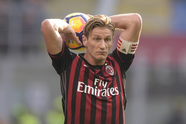 Ignazio Abate of AC Milan taking a throw in during the Serie A match between AC Milan and Pescara Calcio at Stadio Giuseppe Meazza on October 30, 2016 in Milan, Italy.
