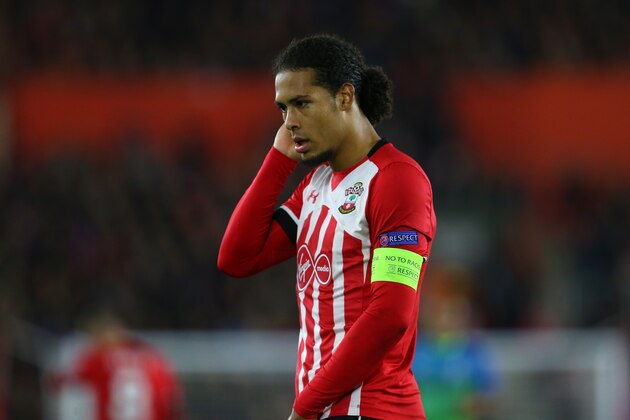 SOUTHAMPTON, ENGLAND - NOVEMBER 03: Virgil van Dijk of Southampton during the UEFA Europa League match between Southampton FC and FC Internazionale Milano at St Mary's Stadium on November 3, 2016 in Southampton, England. (Photo by Catherine Ivill - AMA/Getty Images)