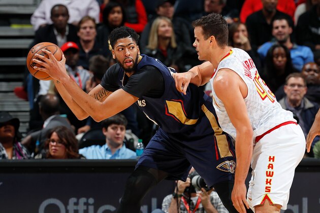 ATLANTA, GA - NOVEMBER 22:  Kris Humphries #43 of the Atlanta Hawks defends against Anthony Davis #23 of the New Orleans Pelicans at Philips Arena on November 22, 2016 in Atlanta, Georgia.  NOTE TO USER User expressly acknowledges and agrees that, by downloading and or using this photograph, user is consenting to the terms and conditions of the Getty Images License Agreement.  (Photo by Kevin C. Cox/Getty Images)