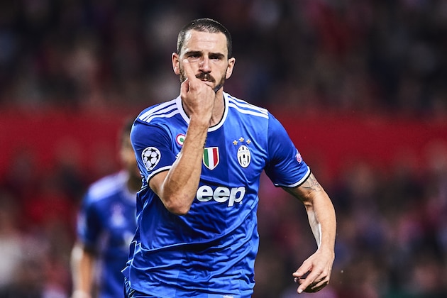 SEVILLE, SPAIN - NOVEMBER 22:  Leandro Bonucci of Juventus celebrates after scoring during the UEFA Champions League match between Sevilla FC and Juventus at Estadio Ramon Sanchez Pizjuan on November 22, 2016 in Seville, Spain.  (Photo by Aitor Alcalde/Getty Images)