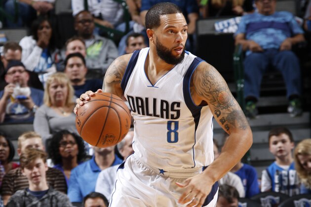 DALLAS, TX - NOVEMBER 4:  Deron Williams #8 of the Dallas Mavericks handles the ball during a game against the Portland Trail Blazers on November 4, 2016 at the American Airlines Center in Dallas, Texas. NOTE TO USER: User expressly acknowledges and agrees that, by downloading and or using this photograph, User is consenting to the terms and conditions of the Getty Images License Agreement. Mandatory Copyright Notice: Copyright 2016 NBAE (Photo by Glenn James/NBAE via Getty Images)