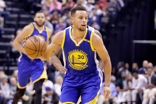 INDIANAPOLIS, IN - NOVEMBER 21: Stephen Curry INDIANAPOLIS, IN - NOVEMBER 21: Stephen Curry