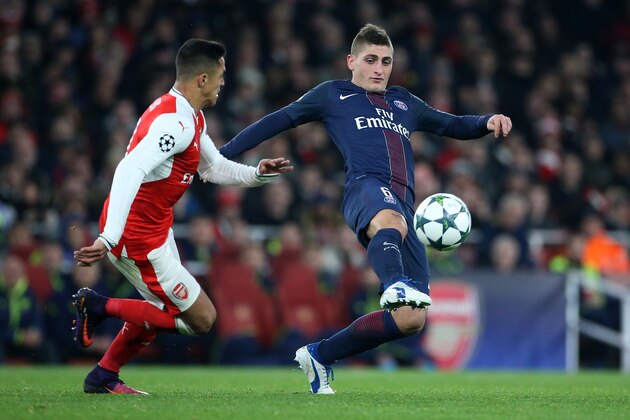 LONDON, ENGLAND - NOVEMBER 23: Marco Verratti of PSG and Alexis Sanchez of Arsenal (left) in action during the UEFA Champions League match between Arsenal FC and Paris Saint-Germain at Emirates Stadium on November 23, 2016 in London, England. (Photo by Jean Catuffe/Getty Images)