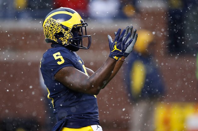 ANN ARBOR, MI - NOVEMBER 19: Jabrill Peppers #5 of the Michigan Wolverines waits for the opening kick off while playing the Indiana Hoosiers on November 19, 2016 at Michigan Stadium in Ann Arbor, Michigan. Michigan won the game 20-10. (Photo by Gregory Shamus/Getty Images)