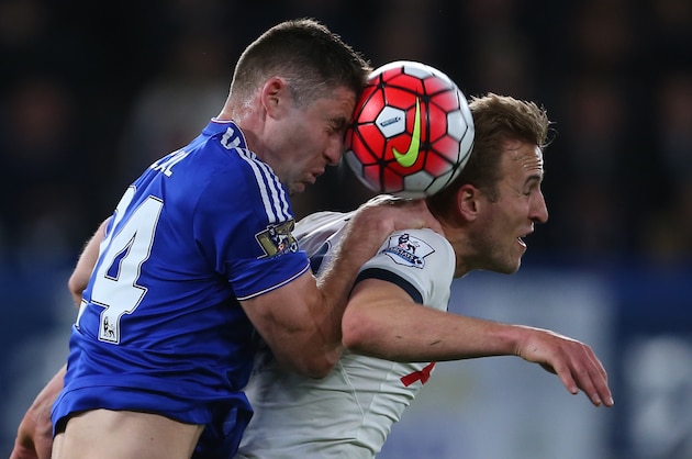 LONDON, ENGLAND - MAY 02 :  Gary Cahill of Chelsea and Harry Kane of Tottenham Hotspur during the Barclays Premier League match between Chelsea and Tottenham Hotspur at Stamford Bridge on May 2, 2016 in London, England.  (Photo by Catherine Ivill - AMA/Getty Images)