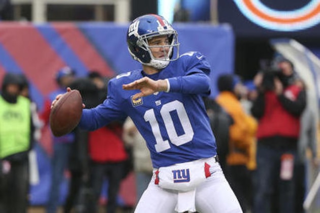 New York Giants quarterback Eli Manning (10) throws Chicago Bears during the second quarter of an NFL football game, Sunday, Nov. 20, 2016, in East Rutherford, N.J. (AP Photo/Seth Wenig)
