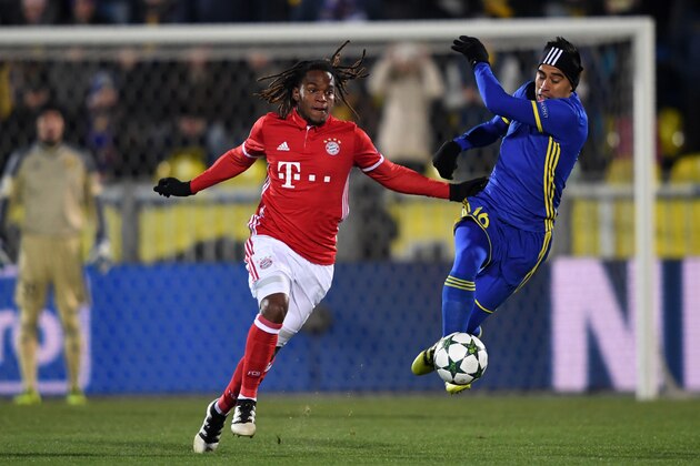 Bayern Munich's Portuguese midfielder Renato Sanches (L) and Rostov's Ecuadorian midfielder Christian Noboa vie for the ball during the UEFA Champions League football match between FC Rostov and FC Bayern Munich at Rostov-on-Don's Olimp 2 stadium on November 23, 2016. / AFP / Kirill KUDRYAVTSEV        (Photo credit should read KIRILL KUDRYAVTSEV/AFP/Getty Images)