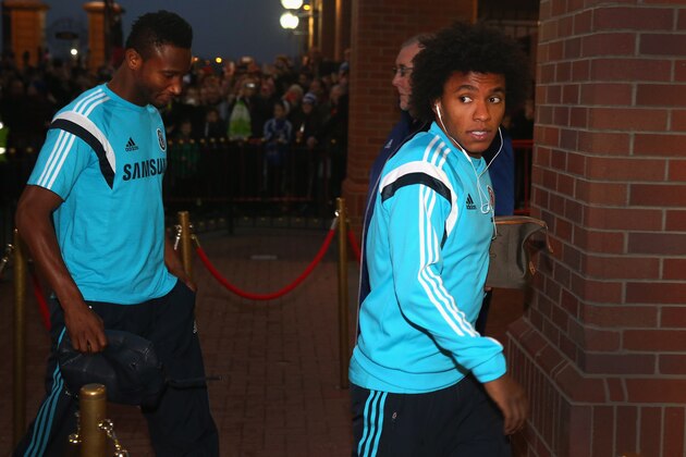 SUNDERLAND, ENGLAND - NOVEMBER 29:  
Willian and John Obi Mikel of Chelsea arrive at the Stadium of Light prior to the Barclays Premier League match between Sunderland and Chelsea at Stadium of Light on November 29, 2014 in Sunderland, England.  (Photo by Alex Livesey/Getty Images)