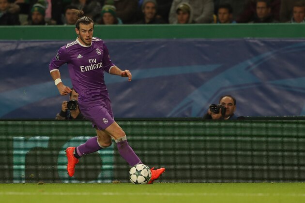 LISBON, PORTUGAL - NOVEMBER 22: Real Madrid's forward Gareth Bale from Wales during the Sporting Clube de Portugal v Real Madrid CF - UEFA Champions League round five match at Estadio Jose Alvalade on November 22, 2016 in Lisbon, Portugal. (Photo by Carlos Rodrigues/Getty Images) LISBON, PORTUGAL - NOVEMBER 22: Real Madrid's forward Gareth Bale from Wales during the Sporting Clube de Portugal v Real Madrid CF - UEFA Champions League round five match at Estadio Jose Alvalade on November 22, 2016 in Lisbon, Portugal. (Photo by Carlos Rodrigues/Getty Images)