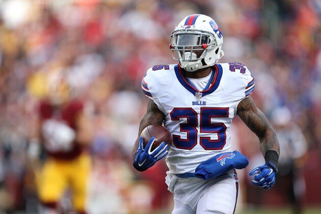 LANDOVER, MD - DECEMBER 20: Running back Mike Gillislee #35 of the Buffalo Bills scores a third quarter touchdown against the Washington Redskins at FedExField on December 20, 2015 in Landover, Maryland. (Photo by Matt Hazlett/Getty Images)