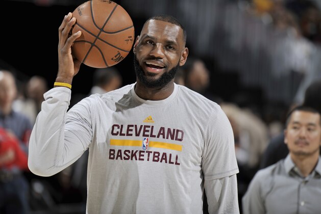CLEVELAND, OH - NOVEMBER 23:  LeBron James #23 of the Cleveland Cavaliers warms up before the game against the Portland Trail Blazers on November 23, 2016 at The Quicken Loans Arena in Cleveland, Ohio. NOTE TO USER: User expressly acknowledges and agrees that, by downloading and/or using this Photograph, user is consenting to the terms and conditions of the Getty Images License Agreement. Mandatory Copyright Notice: Copyright 2015 NBAE (Photo by David Liam Kyle/NBAE via Getty Images)