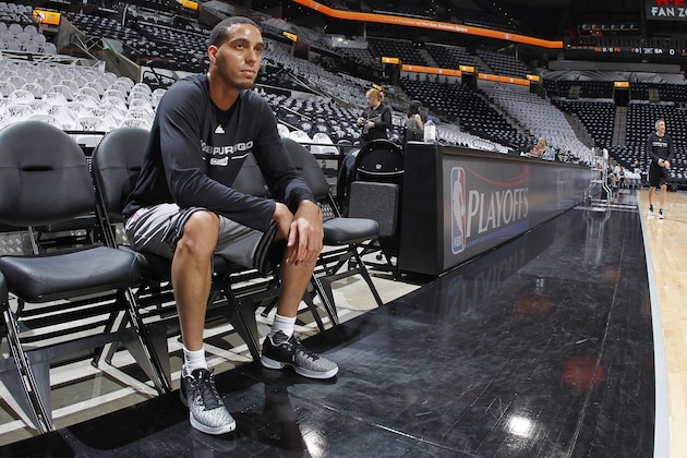 SAN ANTONIO, TX - APRIL 30:  Kevin Martin #23 of the San Antonio Spurs warms up before the game against the Oklahoma City Thunder in Game One of the Western Conference Semifinals during the 2016 NBA Playoffs on April 30, 2016 at the AT&T Center in San Antonio, Texas. NOTE TO USER: User expressly acknowledges and agrees that, by downloading and or using this photograph, user is consenting to the terms and conditions of the Getty Images License Agreement. Mandatory Copyright Notice: Copyright 2016 NBAE (Photos by Chris Covatta/NBAE via Getty Images)
