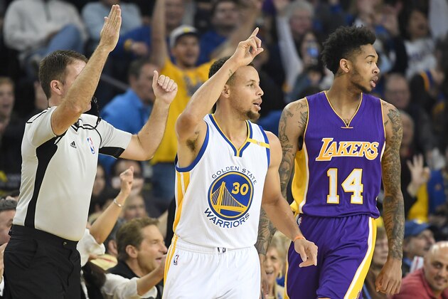 OAKLAND, CA - NOVEMBER 23:  Stephen Curry