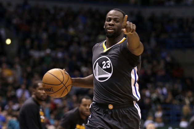 MILWAUKEE, WI - NOVEMBER 19: Draymond Green #23 of the Golden State Warriors signals for a time out during the second quarter against the Milwaukee Bucks at BMO Harris Bradley Center on November 19, 2016 in Milwaukee, Wisconsin. NOTE TO USER: User expressly acknowledges and agrees that, by downloading and or using this photograph, User is consenting to the terms and conditions of the Getty Images License Agreement. (Photo by Mike McGinnis/Getty Images)