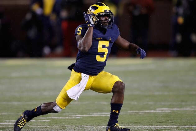 ANN ARBOR, MI - NOVEMBER 19: Jabrill Peppers #5 of the Michigan Wolverines celebrates a second half sack while playing the Indiana Hoosiers on November 19, 2016 at Michigan Stadium in Ann Arbor, Michigan. (Photo by Gregory Shamus/Getty Images)