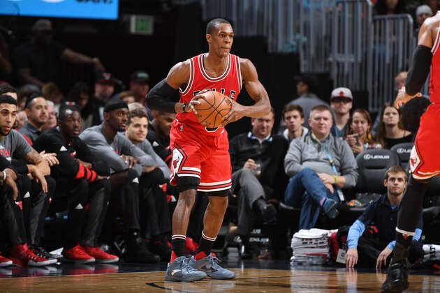 DENVER, CO - NOVEMBER 22:  Rajon Rondo #9 of the Chicago Bulls handles the ball against the Denver Nuggets during the game on November 22, 2016 at the Pepsi Center in Denver, Colorado. NOTE TO USER: User expressly acknowledges and agrees that, by downloading and/or using this Photograph, user is consenting to the terms and conditions of the Getty Images License Agreement. Mandatory Copyright Notice: Copyright 2016 NBAE (Photo by Garrett Ellwood/NBAE via Getty Images)