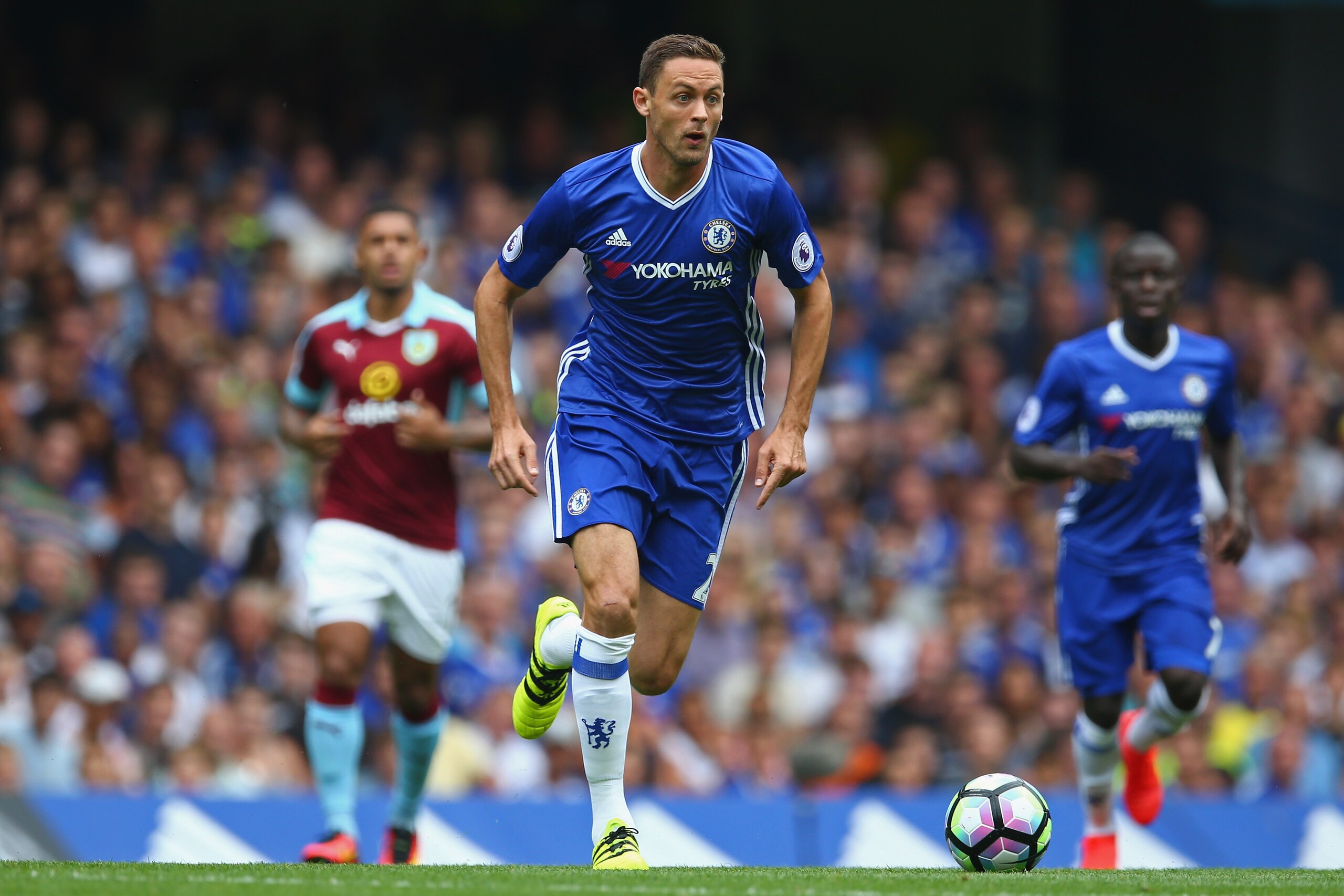 LONDON, ENGLAND - AUGUST 27: Nemanja Matic of Chelsea in action during the Premier League match between Chelsea and Burnley at Stamford Bridge on August 27, 2016 in London, England.  (Photo by Steve Bardens/Getty Images)