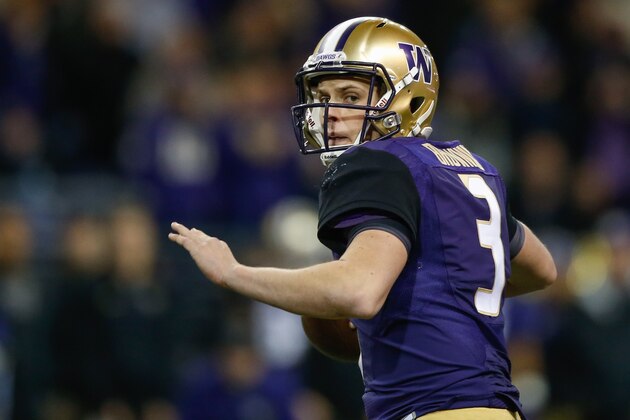 SEATTLE, WA - NOVEMBER 19:  Quarterback Jake Browning #3 of the Washington Huskies looks downfield to pass against the Arizona State Sun Devils on November 19, 2016 at Husky Stadium in Seattle, Washington.  (Photo by Otto Greule Jr/Getty Images)
