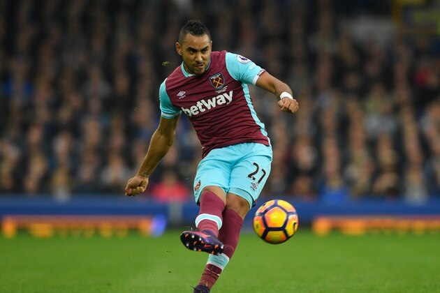 LIVERPOOL, ENGLAND - OCTOBER 30: Dimitri Payet of West Ham United passes the ball during the Premier League match between Everton and West Ham United at Goodison Park on October 30, 2016 in Liverpool, England.  (Photo by Stu Forster/Getty Images)
