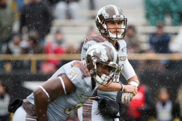 KALAMAZOO, MI - NOVEMBER 19:  Zach Terrell #11 of the Western Michigan Broncos looks to the sideline in the first quarter against the Buffalo Bulls at Waldo Field on November 19, 2016 in Kalamazoo, Michigan. (Photo by Dylan Buell/Getty Images)