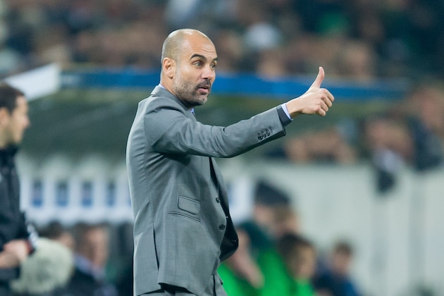 MOENCHENGLADBACH, GERMANY - NOVEMBER 23:  coach Pep Guardiola of Manchester City gestures during the UEFA Champions League match between VfL Borussia Moenchengladbach and Manchester City FC at Borussia-Park on November 23, 2016 in Moenchengladbach, North Rhine-Westphalia. (Photo by TF-Images/Getty Images)