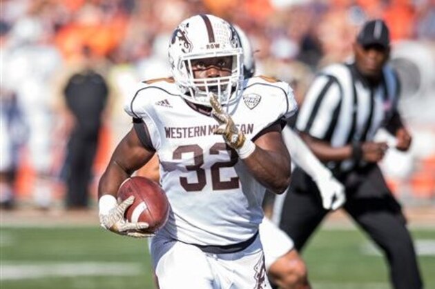 Western Michigan running back Jamauri Bogan (32) runs for a touchdown during the first quarter of an NCAA college football game against Illinois, Saturday, Sept. 17, 2016, at Memorial Stadium in Champaign, Ill.  (AP Photo/Bradley Leeb)