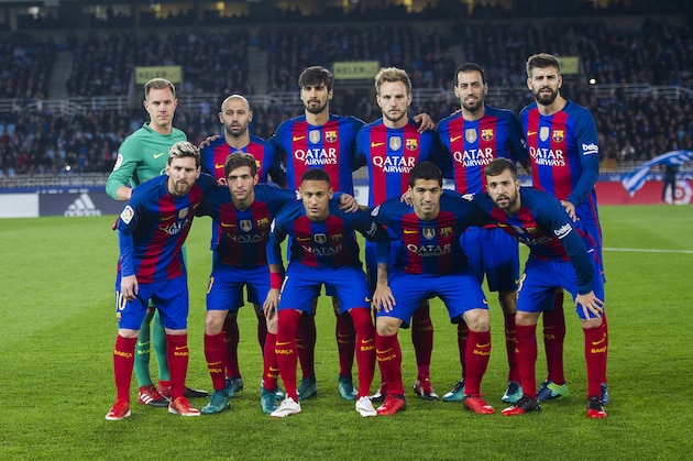 SAN SEBASTIAN, SPAIN - NOVEMBER 27:  FC Barcelona line up for a team photo prior to the start the La Liga match between Real Sociedad de Futbol and FC Barcelona at Estadio Anoeta on November 27, 2016 in San Sebastian, Spain.  (Photo by Juan Manuel Serrano Arce/Getty Images)