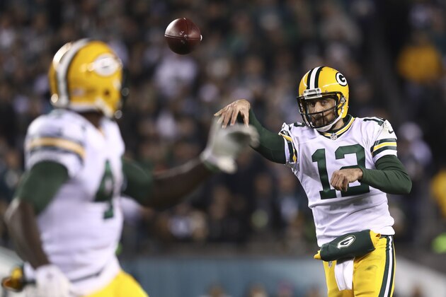 PHILADELPHIA, PA - NOVEMBER 28: Aaron Rodgers #12 of the Green Bay Packers throws a pass to James Starks #44 in the third quarter at Lincoln Financial Field on November 28, 2016 in Philadelphia, Pennsylvania. (Photo by Elsa/Getty Images)
