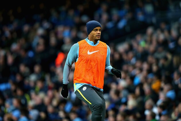 MANCHESTER, ENGLAND - NOVEMBER 05: Vincent Kompany of Manchester City warms up during the Premier League match between Manchester City and Middlesbrough at Etihad Stadium on November 5, 2016 in Manchester, England.  (Photo by Alex Livesey/Getty Images)
