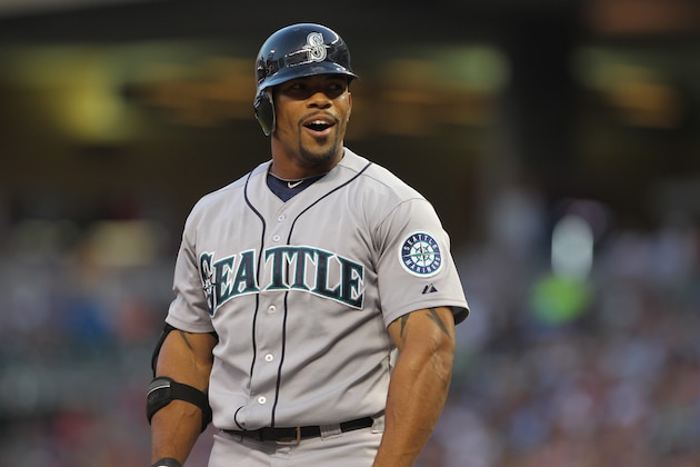 MINNEAPOLIS, MN - AUGUST 27: Eric Thames #10 of the Seattle Mariners reacts against the Minnesota Twins on August 27, 2012 at Target Field in Minneapolis, Minnesota. The Mariners defeated the Twins 1-0. (Photo by Brace Hemmelgarn/Minnesota Twins/Getty Images)