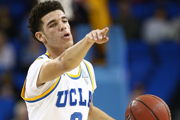LOS ANGELES, CA - NOVEMBER 20: Lonzo Ball #2 of the UCLA Bruins moves the ball up the court in the first period against the Long Beach State 49ers at Pauley Pavilion on November 20, 2016 in Los Angeles, California. (Photo by Joe Scarnici/Getty Images)