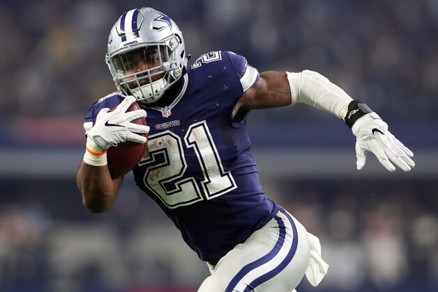 ARLINGTON, TX - NOVEMBER 24:   Ezekiel Elliott #21 of the Dallas Cowboys rushes the ball during the fourth quarter against the Washington Redskins at AT&T Stadium on November 24, 2016 in Arlington, Texas.  (Photo by Tom Pennington/Getty Images)
