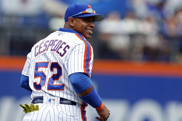 NEW YORK, NY - SEPTEMBER 18: Yoenis Cespedes #52 of the New York Mets reacts after a catch during the first inning against the Minnesota Twins at Citi Field on September 18, 2016 in the Flushing neighborhood of the Queens borough of New York City. (Photo by Adam Hunger/Getty Images)