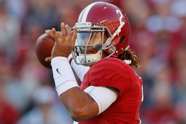 TUSCALOOSA, AL - NOVEMBER 26:  Jalen Hurts #2 of the Alabama Crimson Tide looks to pass against the Auburn Tigers at Bryant-Denny Stadium on November 26, 2016 in Tuscaloosa, Alabama.  (Photo by Kevin C. Cox/Getty Images)