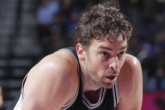 SACRAMENTO, CA - NOVEMBER 16: Pau Gasol #16 of the San Antonio Spurs looks on during the game against the Sacramento Kings on November 16, 2016 at Golden 1 Center in Sacramento, California. NOTE TO USER: User expressly acknowledges and agrees that, by downloading and or using this photograph, User is consenting to the terms and conditions of the Getty Images Agreement. Mandatory Copyright Notice: Copyright 2016 NBAE (Photo by Rocky Widner/NBAE via Getty Images)