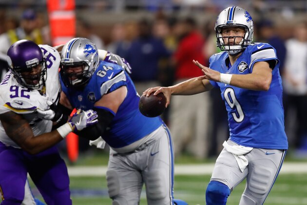DETROIT.MI - NOVEMBER 24: Quarterback Matthew Stafford #9 of the Detroit Lions looks to pass the ball downfield against the Minnesota Vikings at Ford Field on November 24, 2016 in Detroit, Michigan. (Photo by Gregory Shamus/Getty Images)